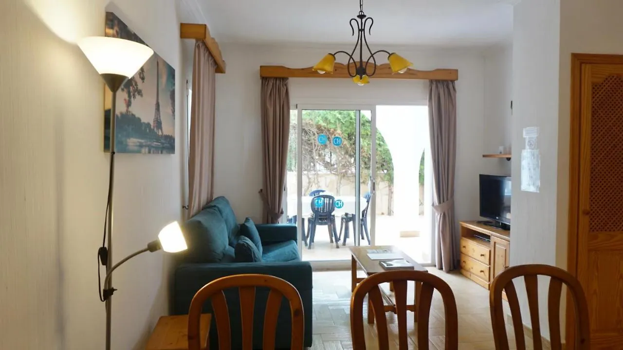 Apartamentos Punta Prima Beach 2*,